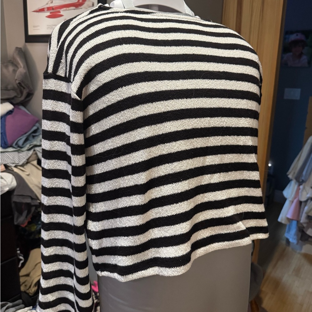H&M Monochrome Striped Knit Top